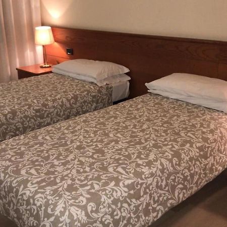 Hotel Select SantʼIlario dʼEnza Buitenkant foto