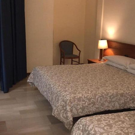 Hotel Select SantʼIlario dʼEnza Buitenkant foto